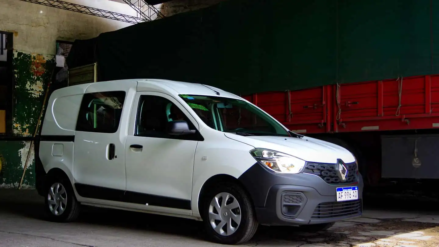 Renault kangoo express: el furgón más popular en Argentina