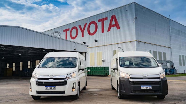 Toyota Argentina ha dado un paso significativo al iniciar la producción local de la Hiace en su planta de Zárate, Buenos Aires.