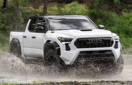 Toyota inicia la producción de la cuarta generación de la Tacoma en México, presentando mejoras significativas y versatilidad excepcional.