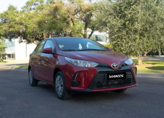 el Toyota Yaris automático ofrece una combinación perfecta de economía, tecnología y rendimiento, con un precio competitivo.