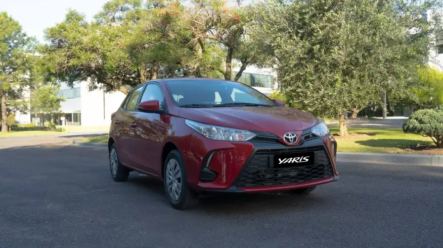 el Toyota Yaris automático ofrece una combinación perfecta de economía, tecnología y rendimiento, con un precio competitivo.