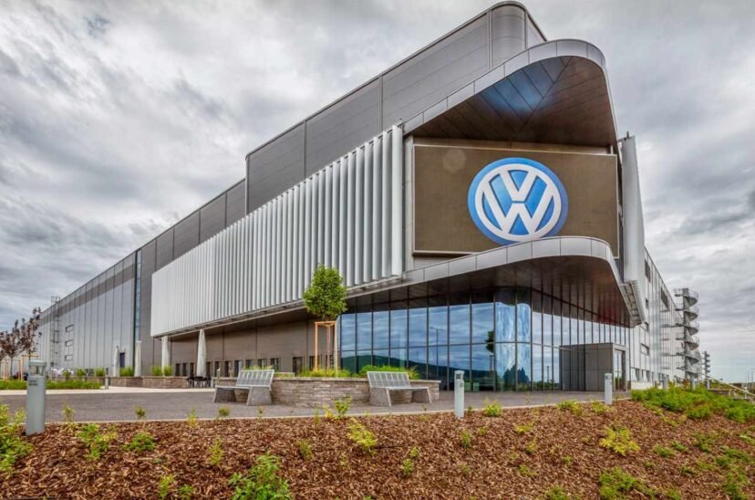 La nueva Arquitectura Eléctrica China (CEA) de Volkswagen promete revolucionar la industria automotriz con innovación digital.