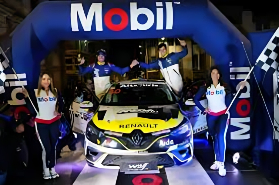 Renault y Altaturis Rally