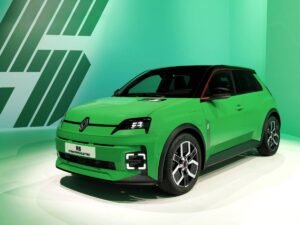 El Renault 5 eléctrico ahora se ofrece a precios más bajos que nunca, con una versión desde 20.900 euros gracias a descuentos y ayudas.