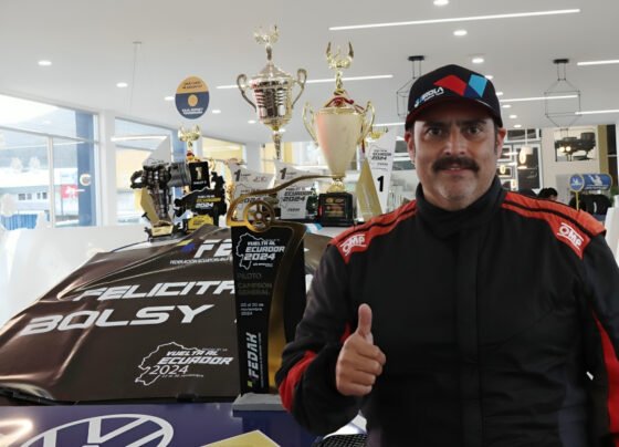 Alfonso Quirola, con su victoria invicta, se convierte en tricampeón de la Vuelta al Ecuador, destacando su gran preparación y pasión.