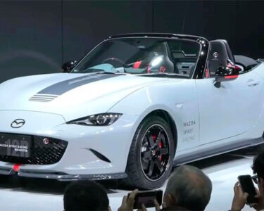 Mazda presenta el MX-5 Spirit Racing 12R, con mejoras de potencia, diseño y agilidad, destacando su exclusividad para el mercado japonés.