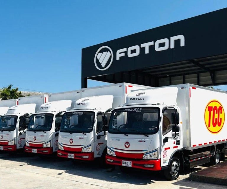 Foton y TCC avanzan en la movilidad sostenible con la incorporación de 20 vehículos eléctricos FKR a su flota en Bogotá, Medellín y Cartagena