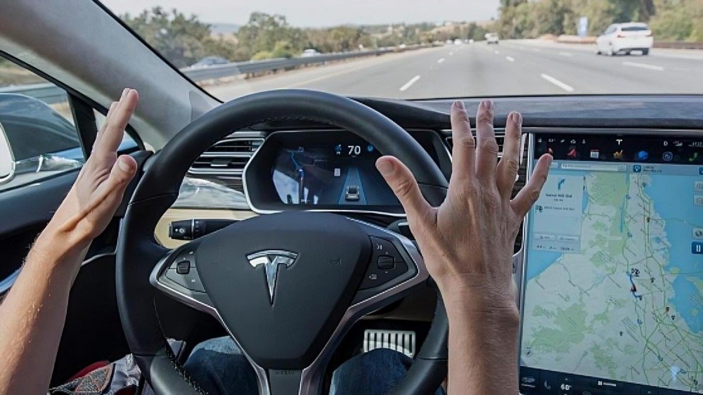 conducción autónoma Tesla