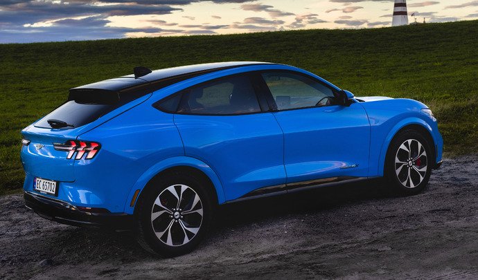 Ford Mustang Mach-E llamado a revisión