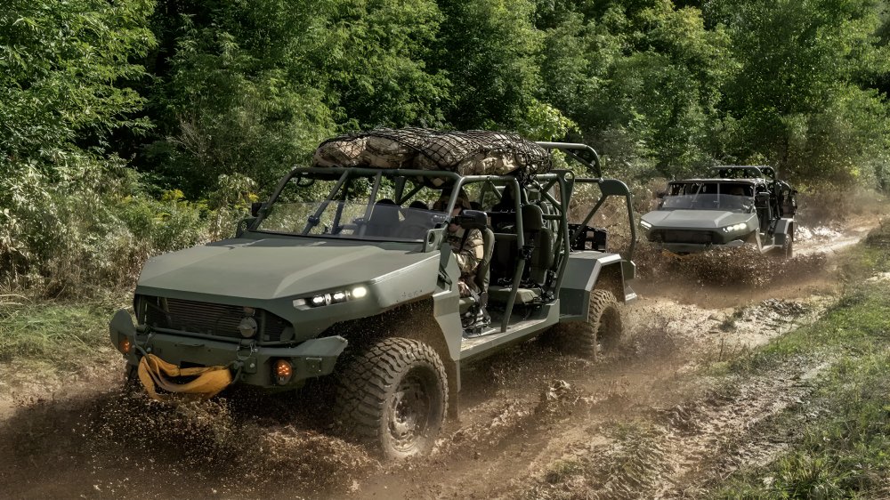 Innovación militar de GM presenta una pick-up versátil y resistente para fuerzas armadas, combinando tecnología civil y capacidades tácticas.