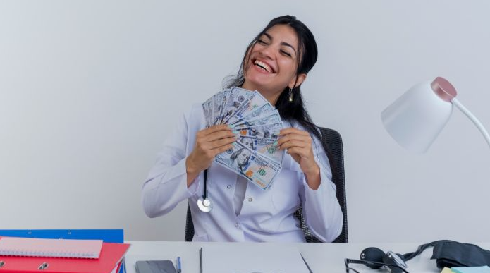 Según Multitrabajos, crece la migración de trabajadores hacia plataformas digitales ante bajos sueldos empresariales