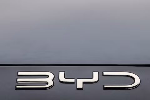 Planta de BYD en construcción en Karachi, Pakistán, como parte de su expansión en autos eléctricos