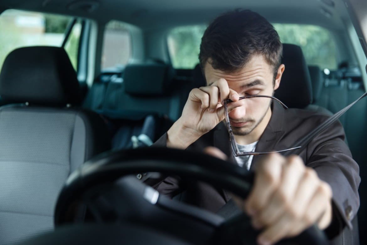 Señales que indican que estás demasiado cansado para manejar