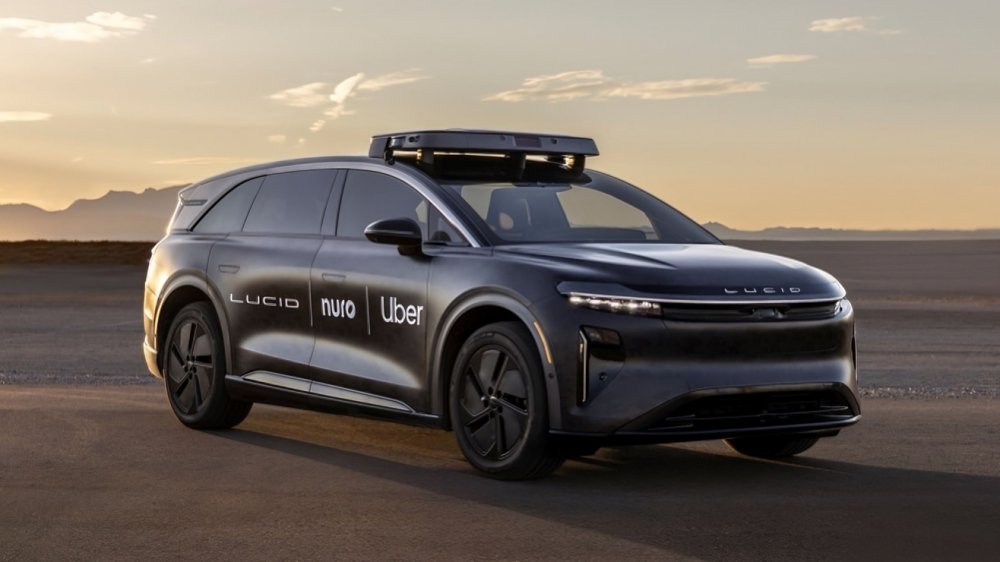 Lucid Motors, el mayor rival de Tesla, se une a Uber para fabricar 20.000 robotaxis con el mejor SUV eléctrico del mundo.