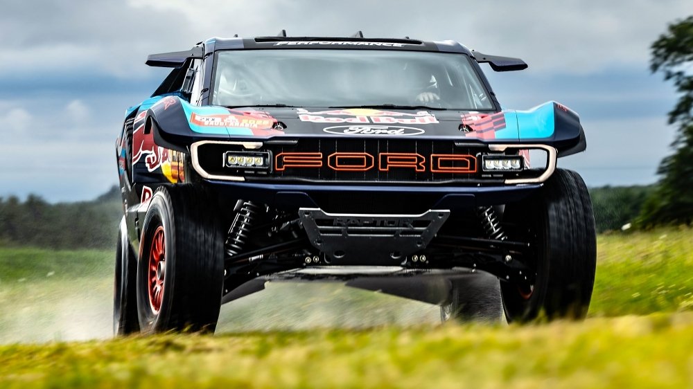 Ford Raptor T1 Dakar 2025 inspiración para eléctrico de 1000 CV todoterreno extremo proyecto Jim Farley CEO