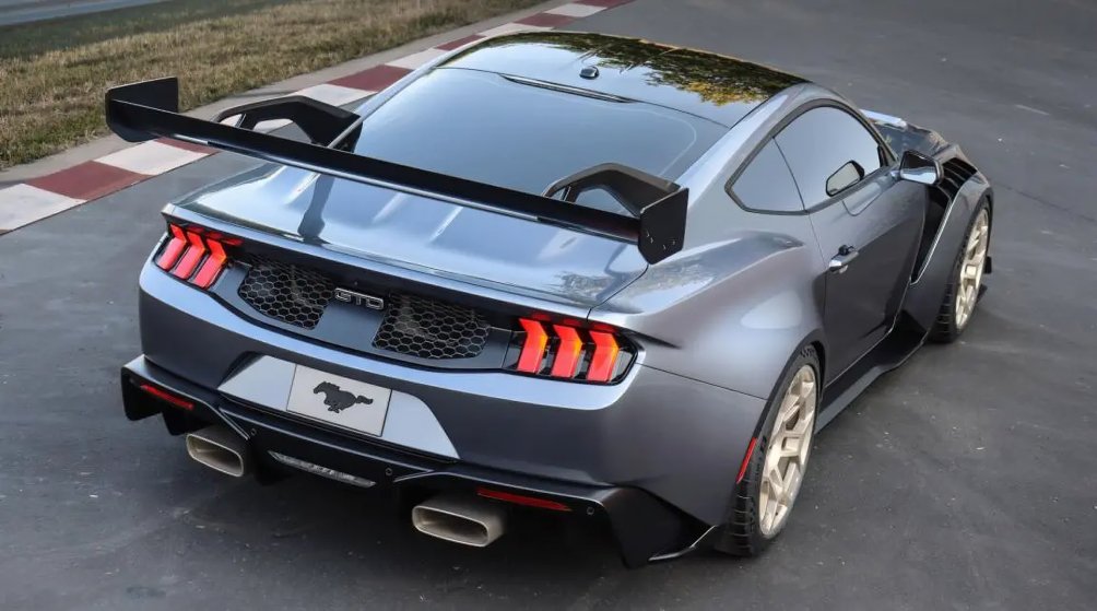Ford Mustang GTD 2024 sobre la pista listo para desafiar récord