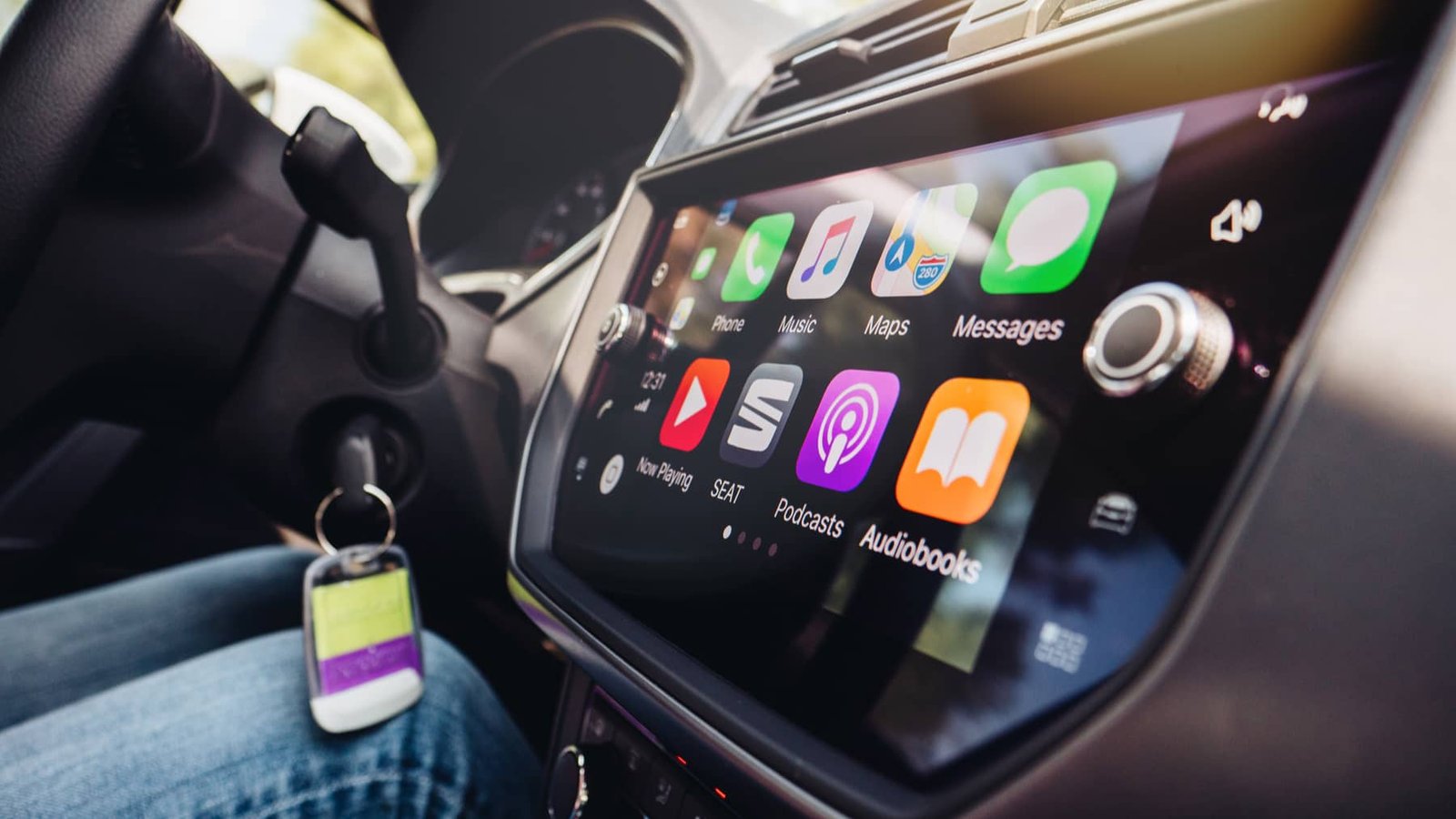 Auto con accesorios instalados que afectan el rendimiento de la gasolina.