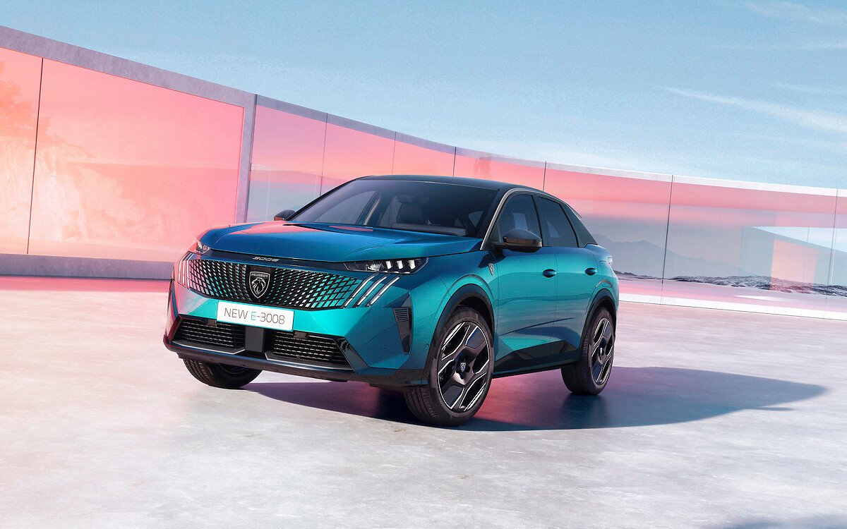 Peugeot E-3008 y E-5008, SUV eléctricos con carga rápida y tecnología V2L.