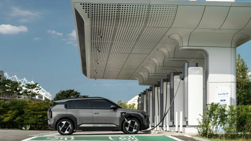 Kia EV3 SUV eléctrico candidato a Mejor Coche del Año España con diseño moderno y tecnología avanzada
