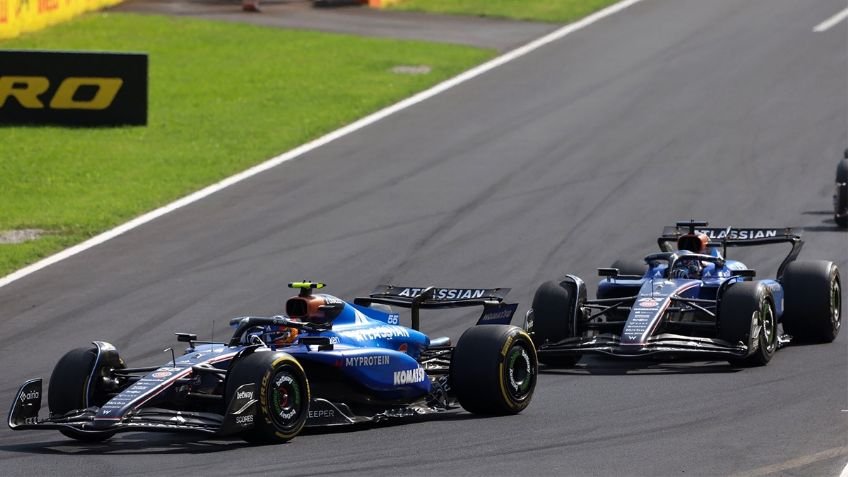 Pilotos de Fórmula 1 en plena carrera, sujetos al límite de tiempo regulado por la FIA.