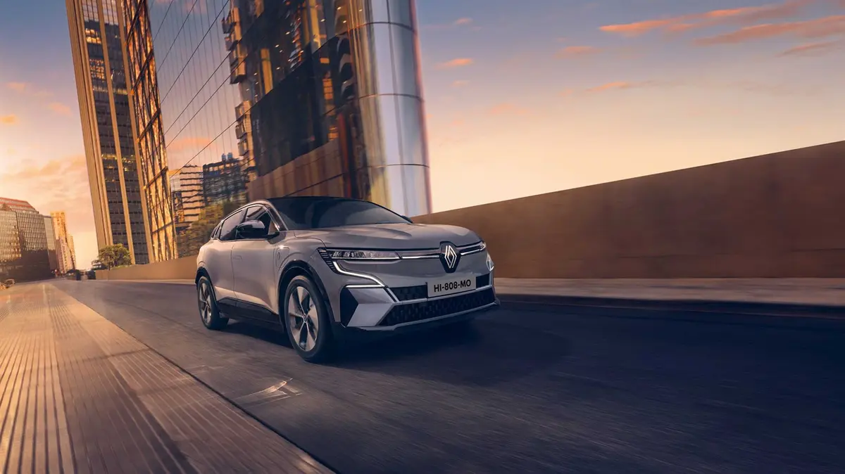 Renault E-Tech, vehículos híbridos con tecnología avanzada para movilidad sostenible y conducción eficiente.