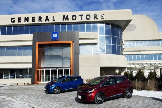 Mary Barra, CEO de General Motors, anuncia los sólidos resultados financieros del tercer trimestre de 2025.