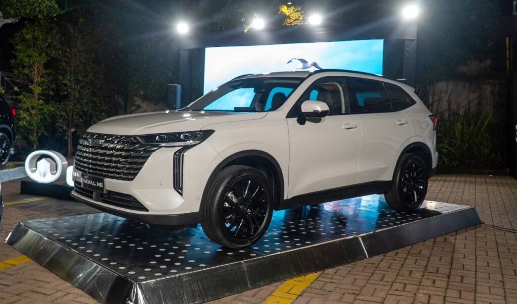 Nuevo Haval H6 híbrido en Ecuador con diseño moderno y tecnología avanzada.