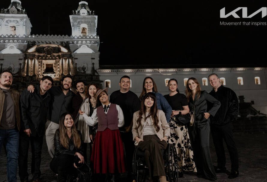 Kia E-Ground espacio interactivo de movilidad sostenible en América Latina con vehículos eléctricos en exhibición