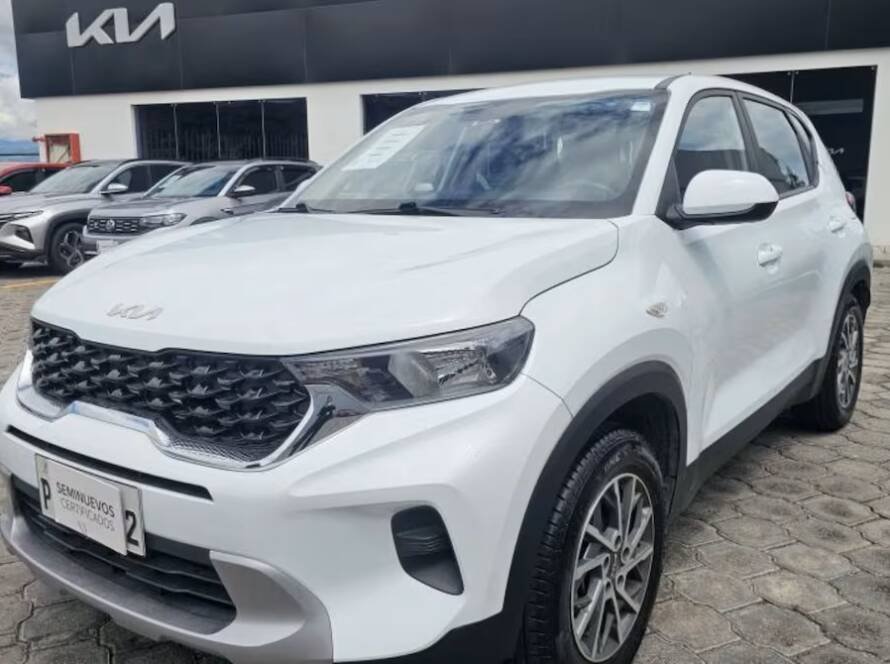 SUV Chevrolet Groove y Kia Sonet, vehículos más vendidos en Ecuador 2025 en concesionario automotriz