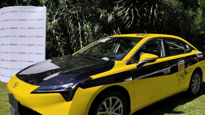 Taxis eléctricos en Quito operando como nueva flota sostenible