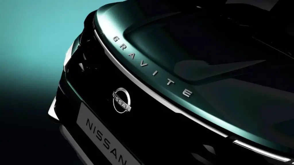 Vista frontal de la Nissan Gravite 2026, nueva minivan basada en el Renault Triber.