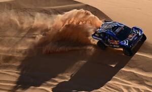 Nani Roma liderando la categoría Ultimate del Rally Dakar 2026 con Ford Racing