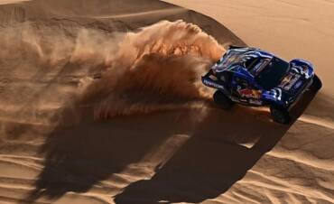 Nani Roma lidera el Rally Dakar tras una etapa marcada por pinchazos