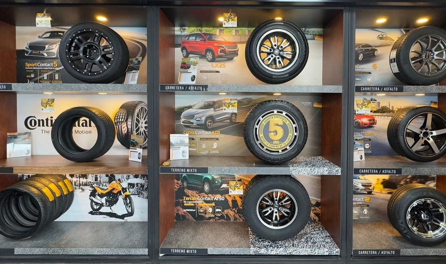 Neumático Continental con el sello de la 