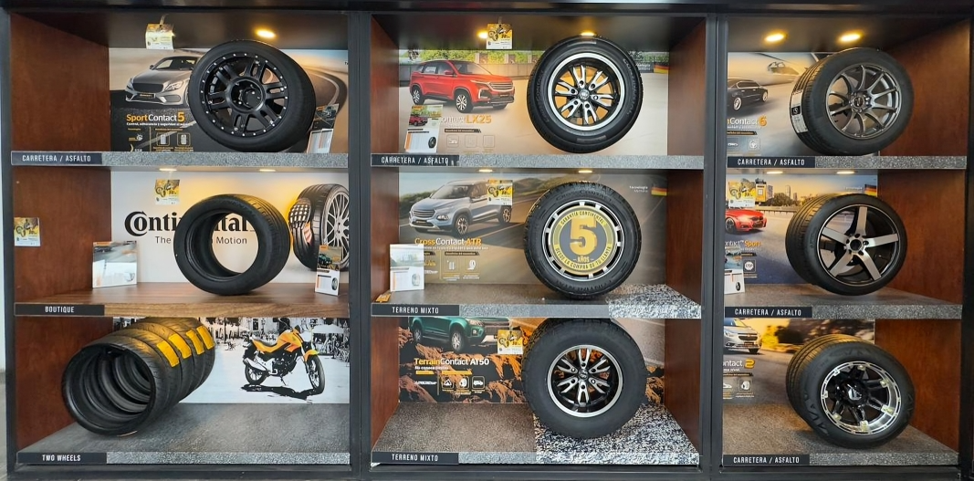 Neumático Continental con el sello de la 