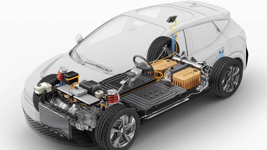 Batería de vehículo eléctrico en proceso de reemplazo, contexto sobre cambiar la batería de un carro eléctrico