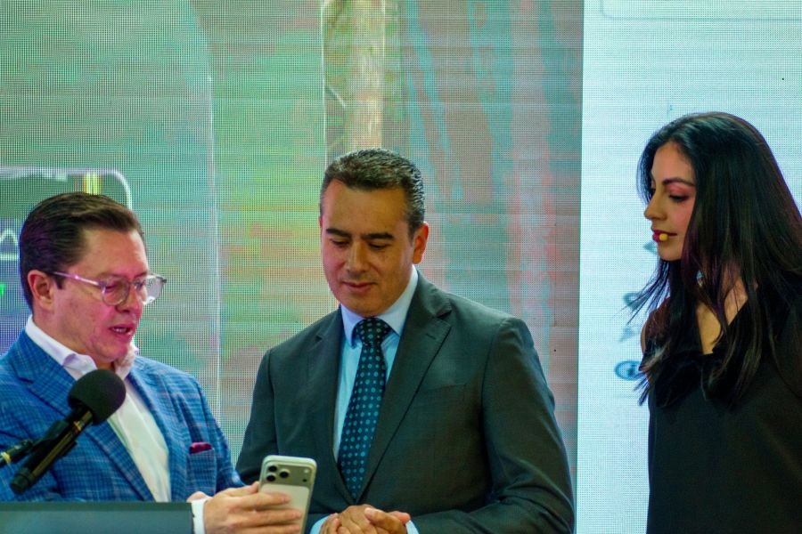 Ecuador electrolinera Conectz carga ultrarrápida
