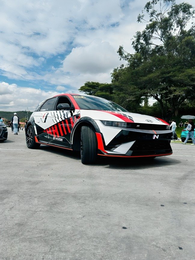 Mario Amoroso, conductor del Hyundai Ioniq 5N en el Autódromo de Yahuarcocha