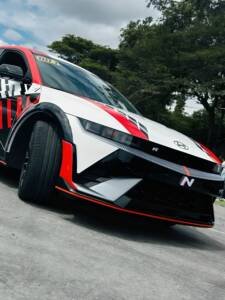 Mario Amoroso, conductor del Hyundai Ioniq 5N en el Autódromo de Yahuarcocha