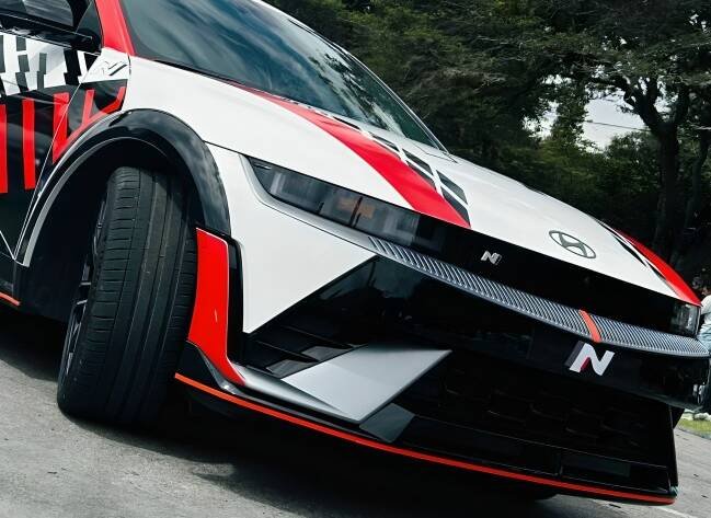 Mario Amoroso, conductor del Hyundai Ioniq 5N en el Autódromo de Yahuarcocha