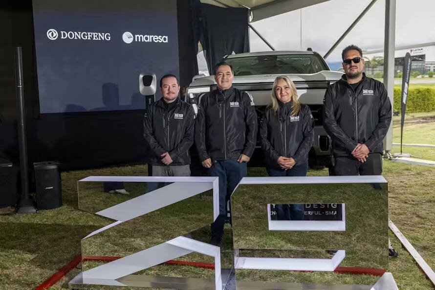 Dongfeng Z9 camioneta mediana china presentada en Ecuador mercado automotor 2026 con neumáticos todoterreno