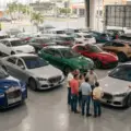 Carros importados desde Estados Unidos costarán menos en Ecuador desde 2026