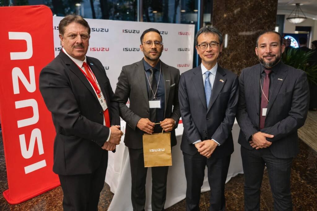 Isuzu en seminario Ecuador Japón con representantes empresariales
