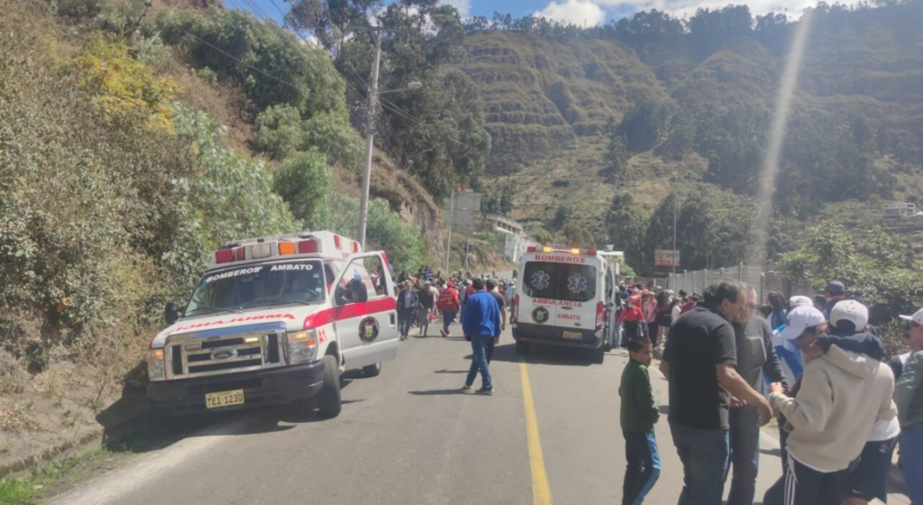 accidente rally Ambato vehículo volcado