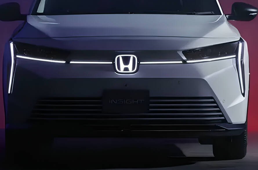 Honda Insight eléctrico 2025 vista exterior hatchback renovado