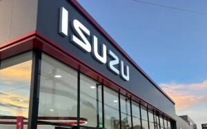 Nuevo concesionario Isuzu en Quito ubicado en avenidas Eloy Alfaro y Gaspar de Villarroel, norte de la ciudad