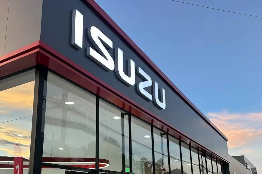 Nuevo concesionario Isuzu en Quito ubicado en avenidas Eloy Alfaro y Gaspar de Villarroel, norte de la ciudad