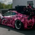 El Ferrari F430 de Liberty Walk: Un superdeportivo extremo con portaequipajes y quad