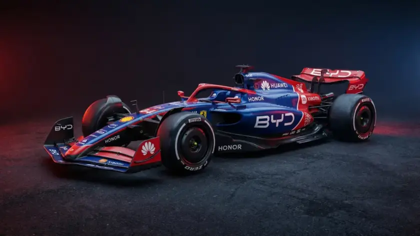 Logotipo de BYD junto al símbolo oficial de la Fórmula 1 en referencia a su posible ingreso como 12° equipo