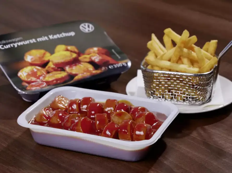 Marcas de coches y sus productos diversos como alimentos, relojes y tecnología
